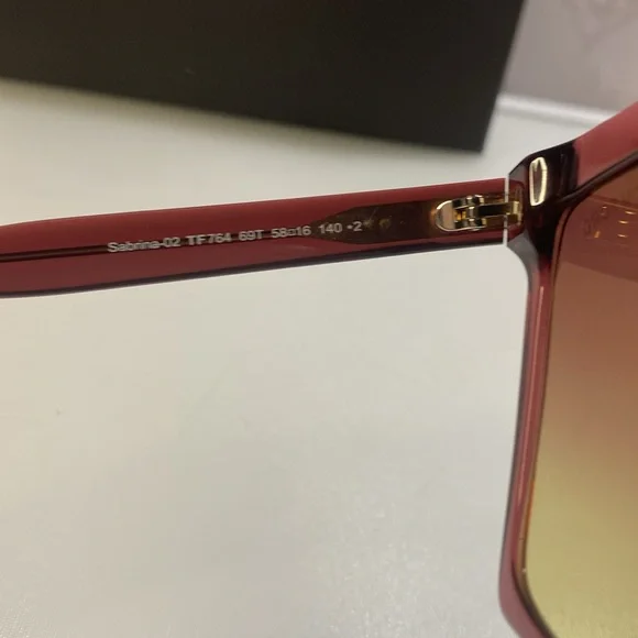 Tom Ford Sabrina Bordeaux Gradient Square Ladies  display picture 1